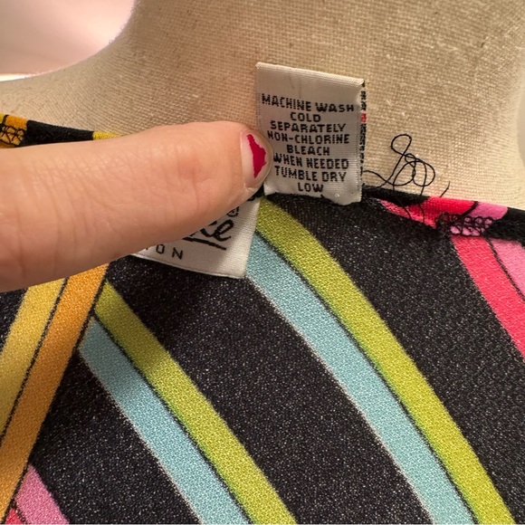 Erica Brooke Collection – Multicolor Geometric Tunic Top (Plus 3X / 26W–28W) - Picture 8 of 8